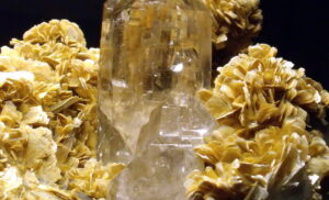Quartzo rosa: significado, usos e cuidados com o cristal do amor